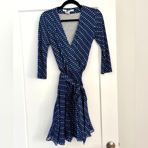 Diane Von Furstenberg silk wrap dress - Size 2
